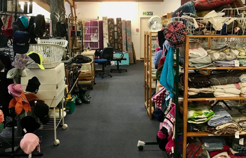 The Best Charity Shops in Turangi 1 Mejores Tiendas de Caridad en Turangi para Compras Solidarias