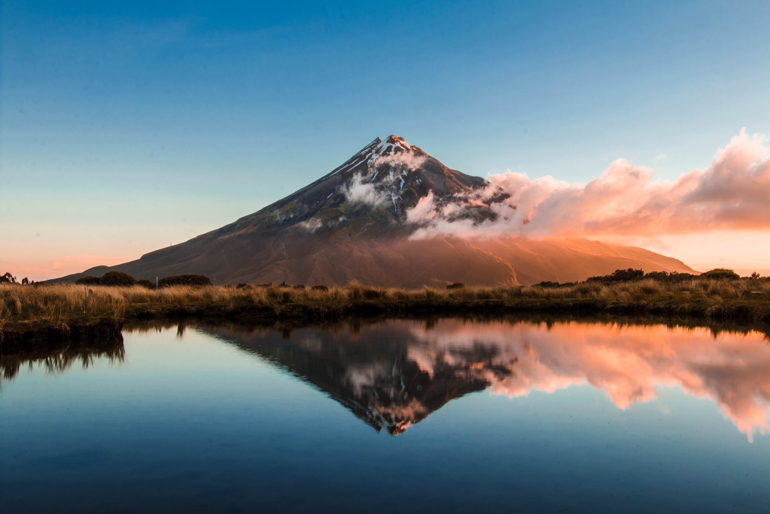 Monte Taranaki: Volcán icónico de Nueva Zelanda