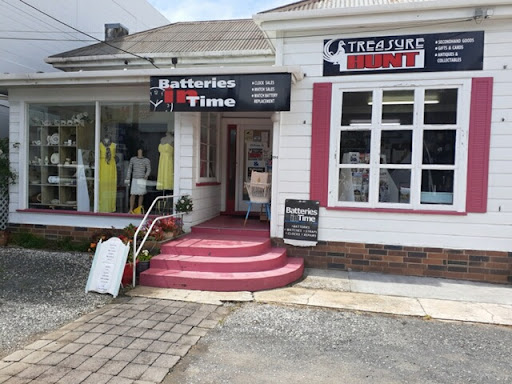 Treasure Hunt - Pre Loved Goods and Clothing Boutique