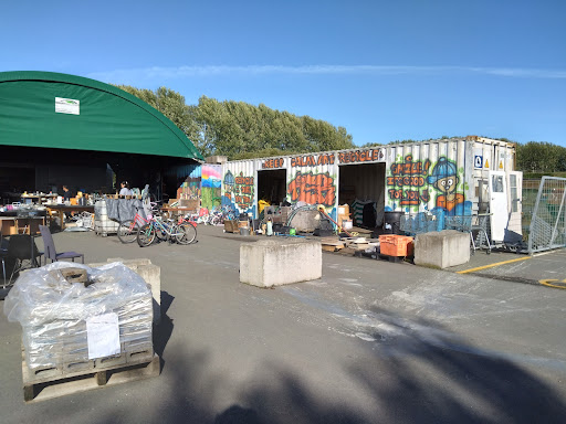 Re-Use Shop